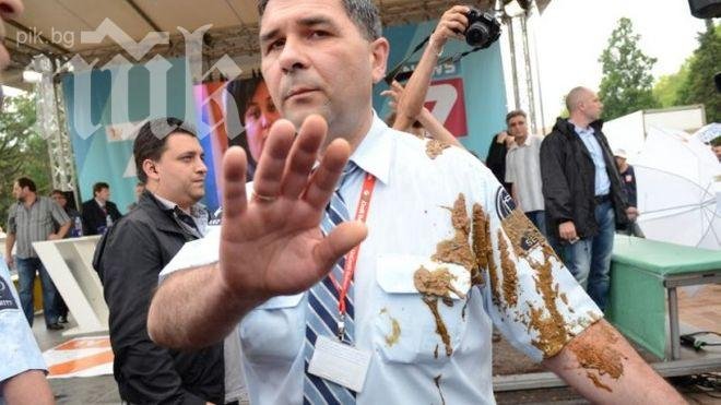 Съветник от ГЕРБ в Лом платил по 300 лева да замерят Бареков с фекалии