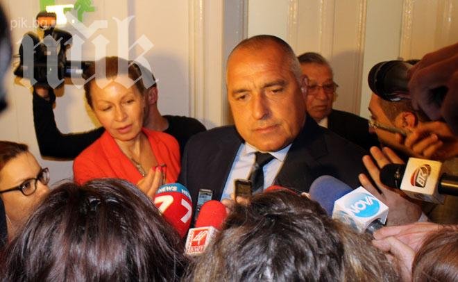 Бойко в парламента: Дадоха ми програма, отивам да чИта