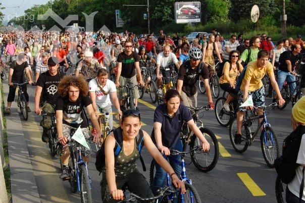 Велосипедисти шестват из София