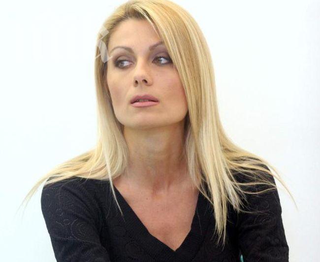 Венета Райкова с вила в Гърция