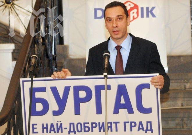 Кметът на Бургас: Няма да е демократично, ако забраним монокините
