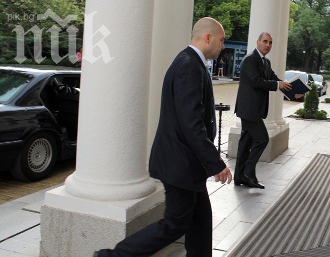 Цветанов кътал стотици записи с компромати срещу политици и бизнесмени