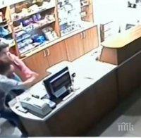 Смела касиерска предотврати обир в бензиностанция