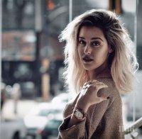 ПРОВОКАЦИЯ! Щерката на Гала заголи свежа гръд! Татко й я лайкна... (СНИМКА)