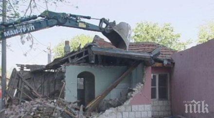 разчистват незаконни постройки район северен пловдив