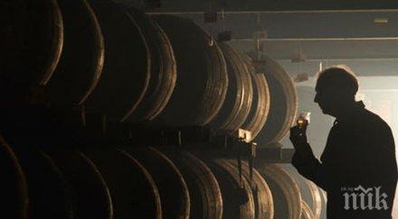 срутване склад прати хиляди бурета бърбън дере сащ