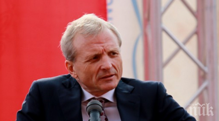 драма червените гриша ганчев светкавичен