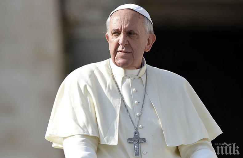 Папата прие на първа аудиенция Еманюел Макрон