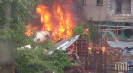 катастрофа самолет заби новострояща сграда мумбай видео