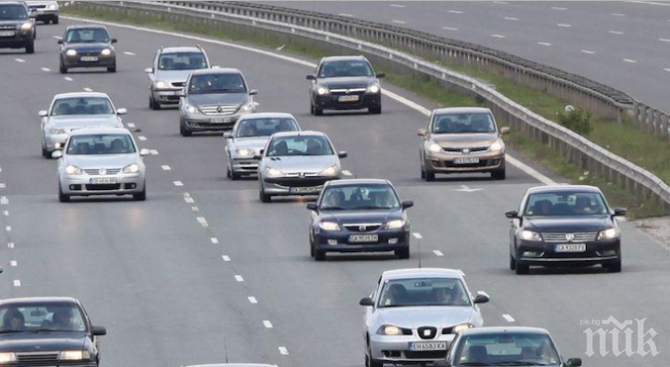 ВАЖНО! Свлачище блокира част от пътя София - Самоков