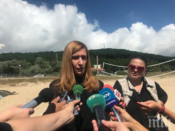 Николина Ангелкова с изненадваща проверка на плажа в Шкорпиловци - откри сериозни нарушения