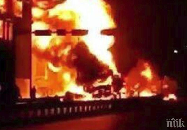 Осем загинали и четирима ранени при катастрофа между два камиона в Китай