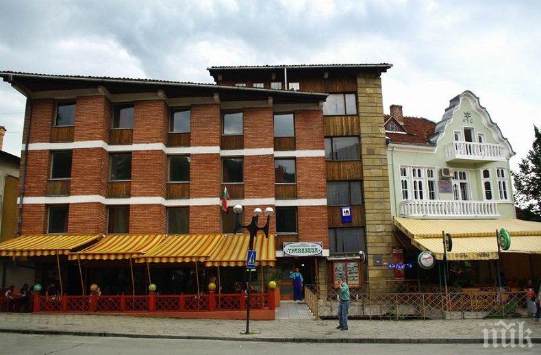 ЕФЕКТИВНО! Перат пари от чужди кредитни карти през хотели във Велико Търново