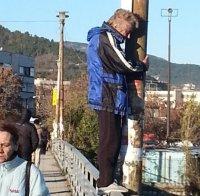 ТРАГЕДИЯ! Мъж скочи от моста на пазара в Асеновград и загина