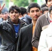 НАШЕСТВИЕ! Спипаха група нелегални мигранти до София
