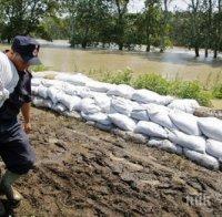 Силните дъждове причиниха наводнения и в Румъния