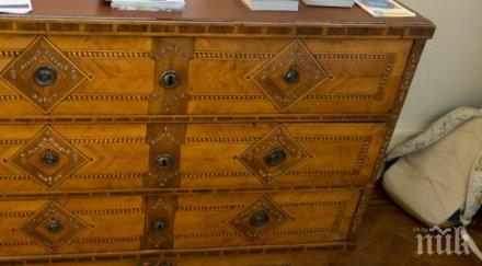 греда французин продаде стария шкаф 100 евро вътре забравил 180 бона спестявания