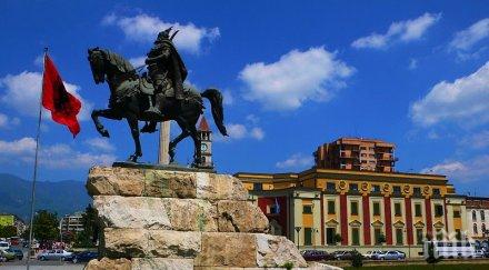 всеки албански гражданин ражда дълг хиляди евро