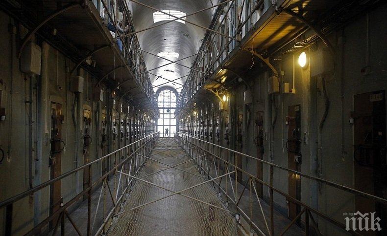 ЗРЕЛИЩНО! Затворник избяга от парижки затвор с помощта на хеликоптер