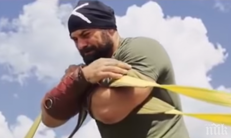 СУПЕРМЕН! Як мъжага удържа с ръце два излитащи самолета (ВИДЕО)