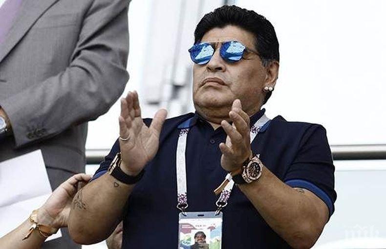 ОФЕРТА! Марадона готов да работи безплатно, ако стане треньор на Аржентина 
