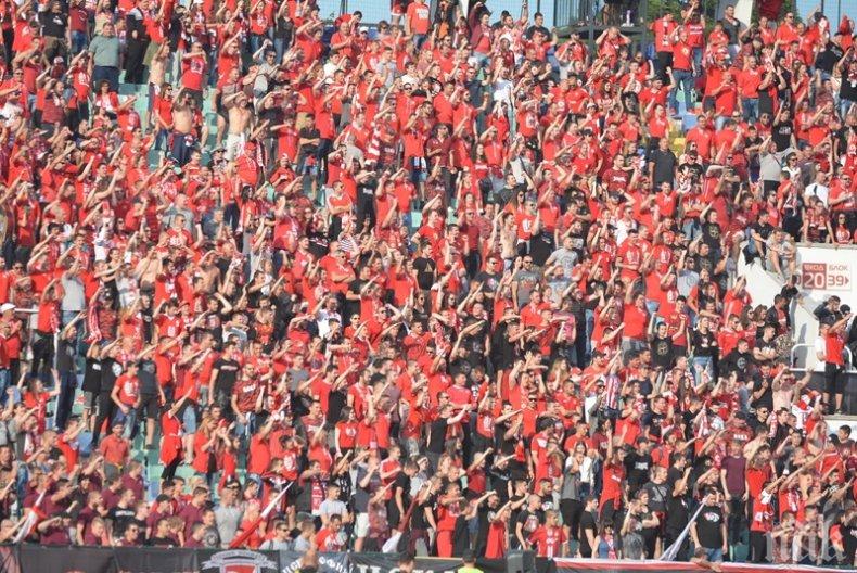 В Австрия! Червените със зрелищно реми