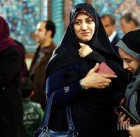 В Иран арестуваха девойка, публикувала свои видеоклипове, на които е без забрадка