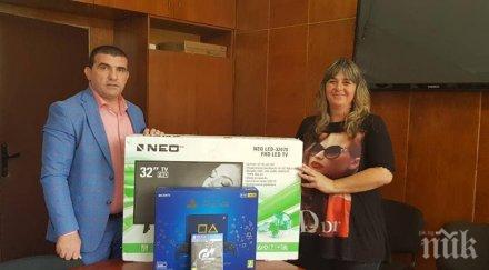 община девня подари телевизори електронни игри четири читалища