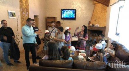 областният управител софийска област илиан тодоров подари деца отличници помагала изучаване християнска религия снимки