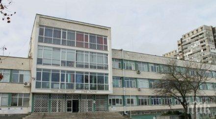 скандал бургас директорката немската гимназия метна боклука вещите арт къта учители спряха