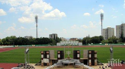 построиха сцена 350 артисти стадиона стара загора