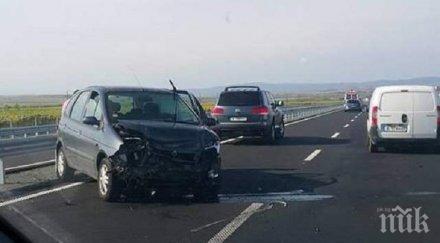 три жени размазаха рено ахелой