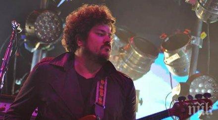 талантите отиват почина китаристът блек кийс