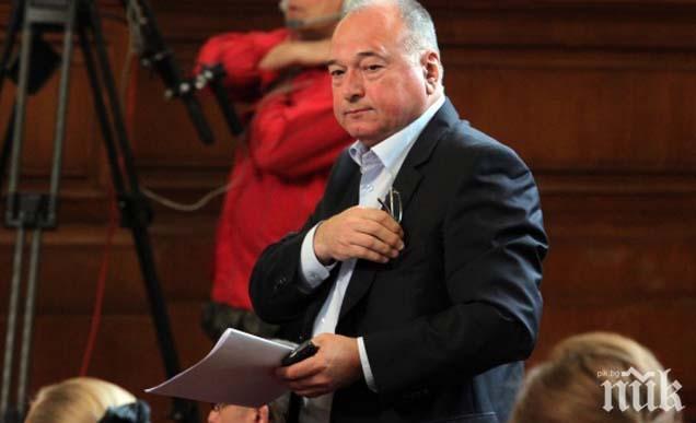Спас Панчев напусна и две парламентарни комисии