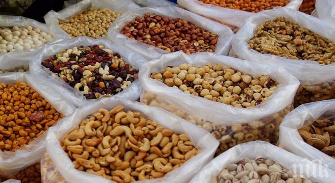 САМО ЗА МЪЖЕ! За качествена сперма - яжте ядки