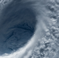 ОПАСНОСТ! Тайван и Китай се подготвят за супертайфуна Мария