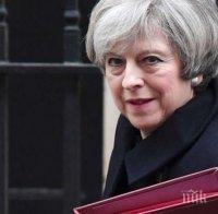 Тереза Мей прие оставката на министъра си на Брекзит, благодари му