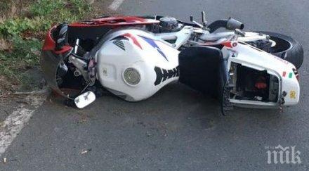 извънредно моторист катастрофира тежко пътя созопол бургас снимки