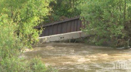 продължава издирването годишното момиченце изчезнало река луда яна