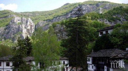 ударихме дъното обраха черепишкия манастир