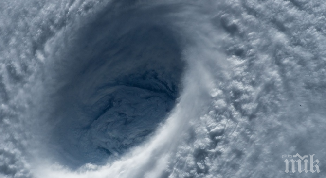 ОПАСНОСТ! Тайван и Китай се подготвят за супертайфуна Мария