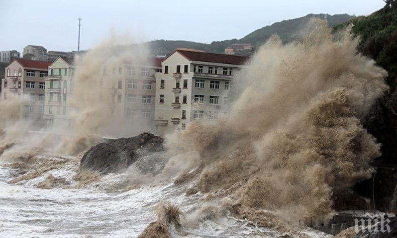 Близо 580 000 души бяха евакуирани в Китай заради супертайфуна „Мария“