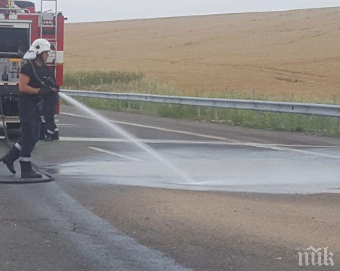 ОТ ПОСЛЕДНИТЕ МИНУТИ! Цистерна с ацетилен се преобърна до карнобатското село Венец