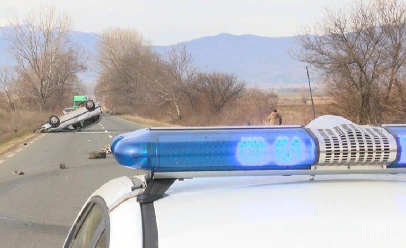 Кола се преобърна и задръсти пътя между Бургас и Слънчев бряг