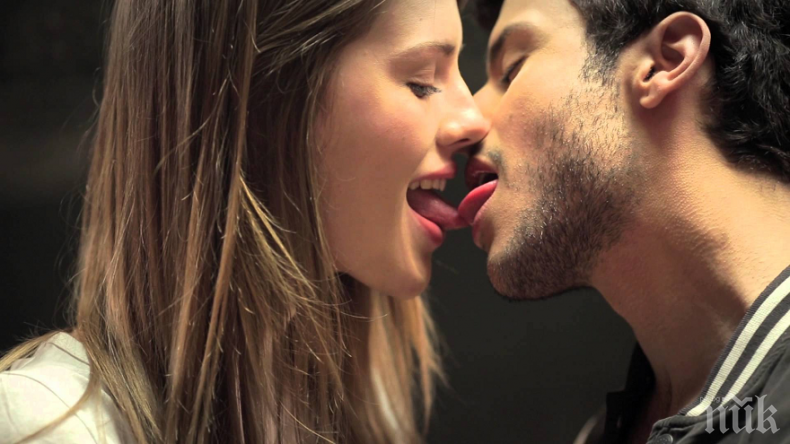 Ето защо си затваряме очите, докато се целуваме 