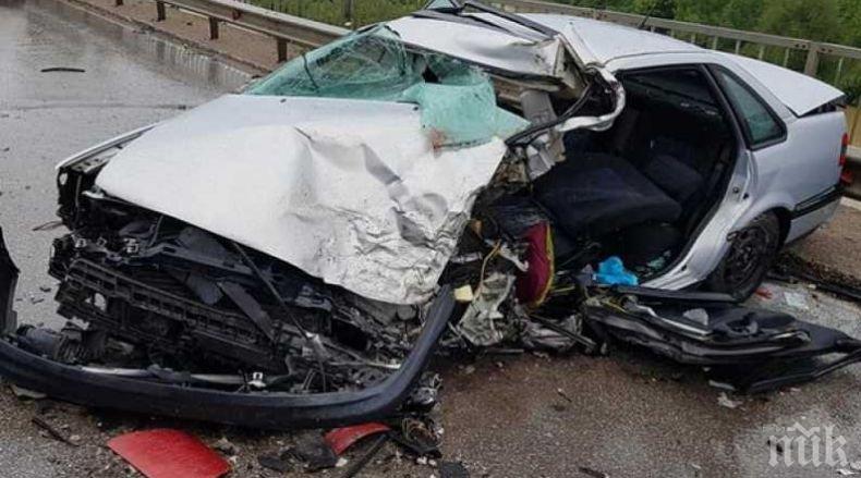 ОТ ПОСЛЕДНИТЕ МИНУТИ! Тежка катастрофа в Бургаско, има загинал