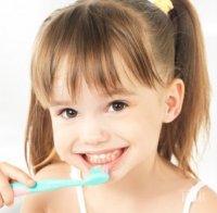 Как да научите детето да мие зъбите си редовно?