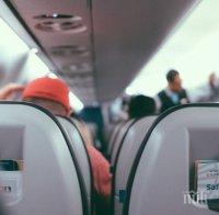 Пилот паникьоса пасажери на борда на самолет