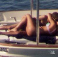 ПАПАРАЦИ! Валентино Роси лудува на яхтата си с ново гадже (СНИМКИ 18+)