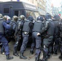 ОТ ПОСЛЕДНИТЕ МИНУТИ! Жандармерия окупира циганската махала в Благоевград (СНИМКИ)